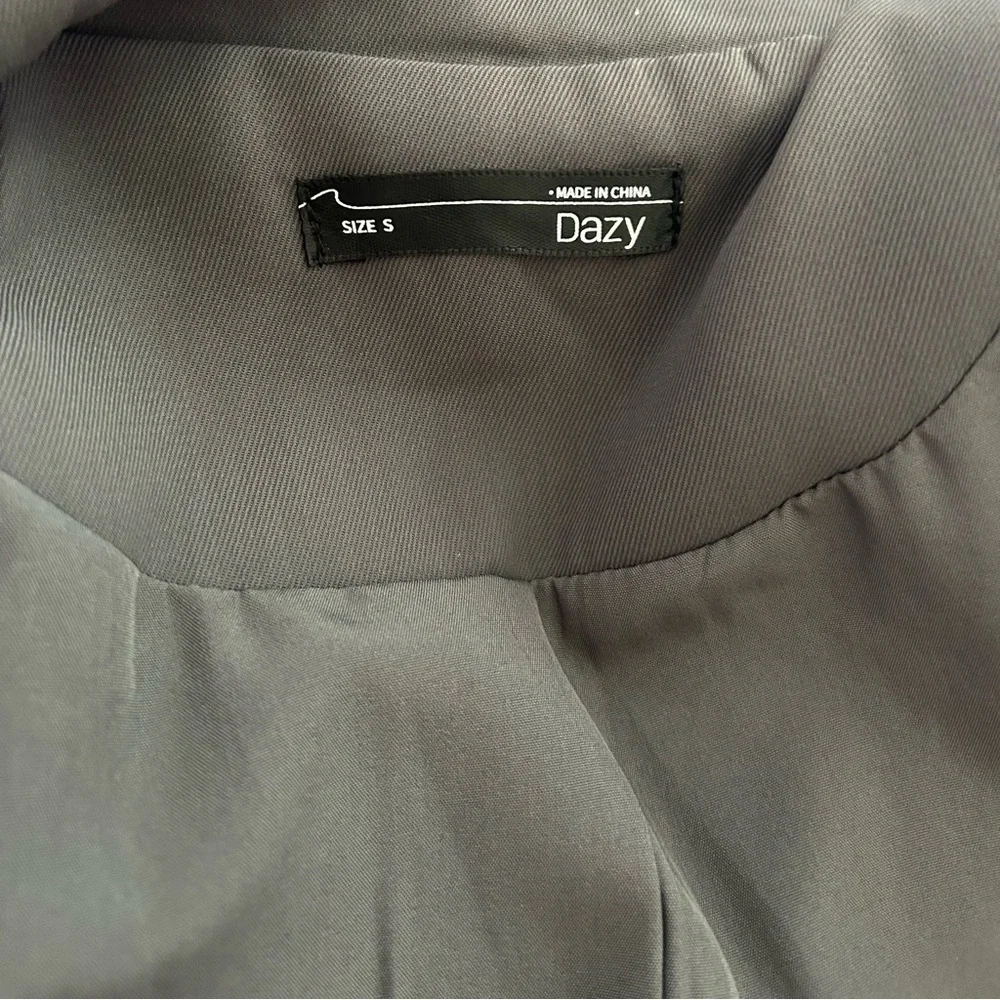 Dazy Lapel Neck Single Button Blazer • Size: Small • Used